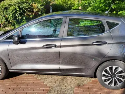 Gebraucht Ford Fiesta Titanium 101 PS (74 kW) 2023 Grau Kleinwagen