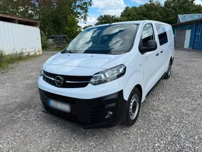 Gebraucht Opel Vivaro-e Combi 144 PS (105 kW) 2024 Weiß Van / Kleinbus