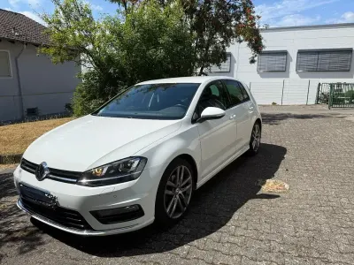 Gebraucht VW Golf VII LOUNGE 150 PS (110 kW) 2015 Weiß Limousine
