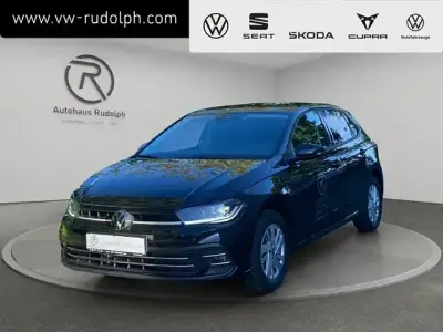 Gebraucht VW Polo Style 95 PS (69 kW) 2024 Deep black perleffekt Limousine