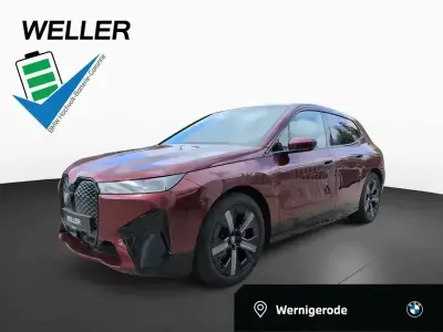 Gebraucht BMW iX Comfort Edition 384 kW (523 PS) 2024 Aventurinrot iii (rot) SUV