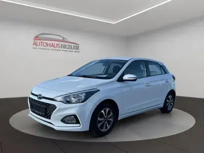 Gebraucht Hyundai i20 101 PS (74 kW) 2019 Weiß Kleinwagen