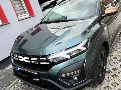 Gebraucht Dacia Jogger Extreme 101 PS (74 kW) 2024 Grün Van / Kleinbus