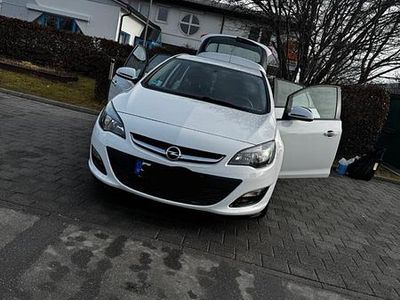 Gebraucht Opel Astra 120 PS (88 kW) 2014 Weiß Limousine