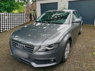 Gebraucht Audi A4 Ambiente 120 PS (88 kW) 2011 Grau Limousine