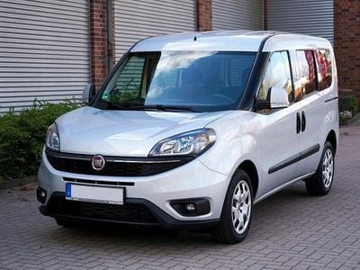 Gebraucht Fiat Doblò 120 PS (88 kW) 2023 Silber Van / Kleinbus