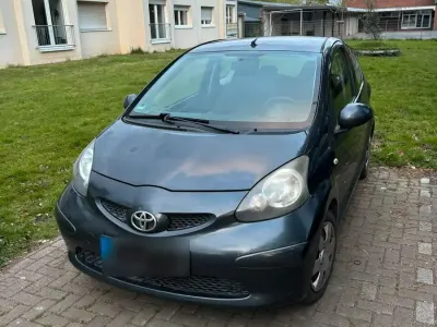 Brugt Toyota Aygo 68 HK (50 kW) 2009 Grå Hatchback