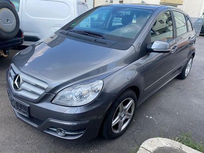 Mercedes B200