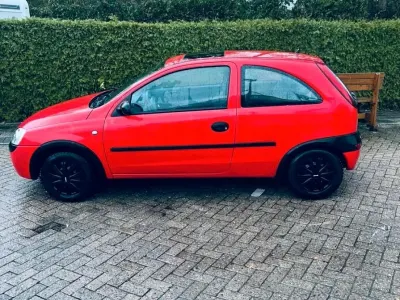 Usata Opel Corsa 75 CV (55 kW) 2001 Rosso Utilitaria
