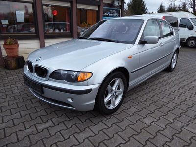 gebraucht BMW 320 i Limo Xenon/SD/PDC/Leder/Opas bester!/Top