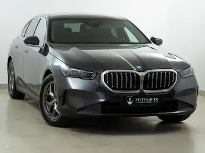 Gebraucht BMW 520 Performance 208 PS (152 kW) 2024 Grau Limousine