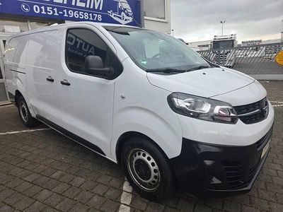 Second-hand Opel Vivaro 144 CP (105 kW) 2023 Alb Monovolum