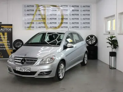 Gebraucht Mercedes B200 136 PS (100 kW) 2011 Silber Van / Kleinbus