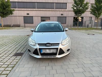 Grau Gebraucht 2011 Ford Focus Kombi | 4.500 € (Fairer Preis)