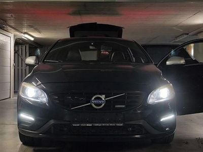 Gebraucht Volvo V60 R-Design 215 PS (158 kW) 2015 Schwarz Kombi