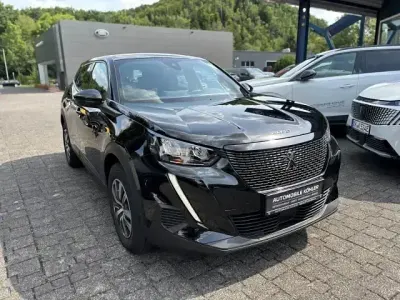 Gebraucht Peugeot 2008 Active 101 PS (74 kW) 2023 Schwarz perla nera SUV