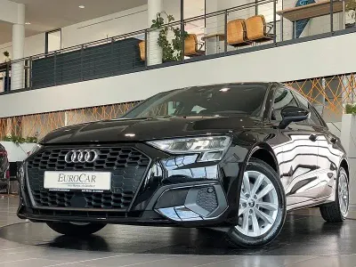 Gebraucht Audi A3 Basis 116 PS (85 kW) 2021 Schwarz Limousine
