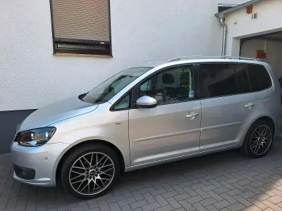 Gebraucht VW Touran Cup 105 PS (77 kW) 2015 Silber Van / Kleinbus