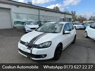 Gebraucht VW Golf VI Team 105 PS (77 kW) 2010 Weiß Kleinwagen