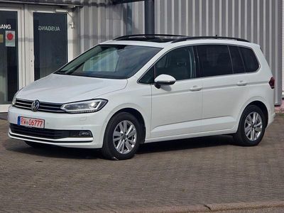 Gebraucht VW Touran 122 PS (89 kW) 2022 Weiß Van / Kleinbus