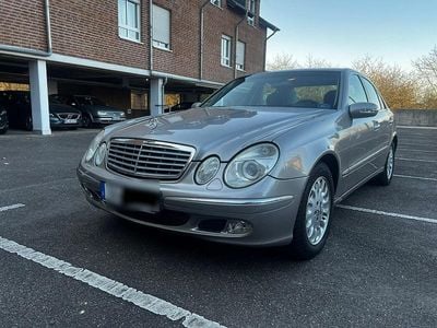 Gebraucht Mercedes E200 163 PS (119 kW) 2004 Gold Limousine