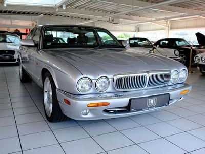 Jaguar XJ8
