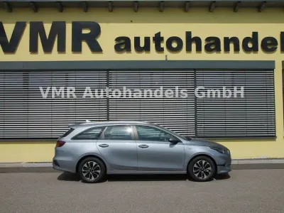 Neu Kia Ceed Sportswagon 140 PS (102 kW) 2025 Silber Kombi