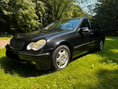 Gebraucht Mercedes C180 143 PS (105 kW) 2003 Schwarz Kombi