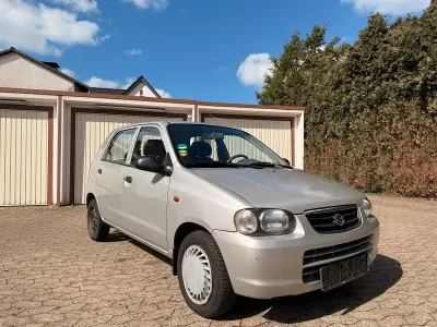 Begagnad Suzuki Alto 63 HK (46 kW) 2005 Silver Halvkombi