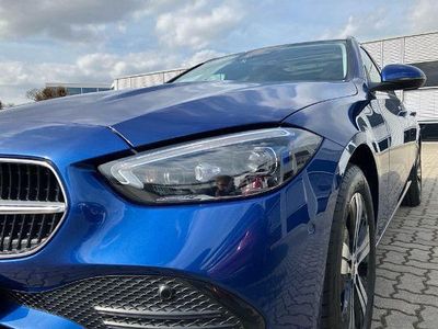 Gebraucht Mercedes C300e Avantgarde 313 PS (230 kW) 2024 Metalliclack spektralblau Kombi