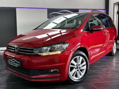 Gebraucht VW Touran Comfortline 150 PS (110 kW) 2022 Rot Van / Kleinbus