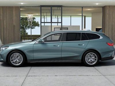 Usata BMW 520 Comfort Edition 197 CV (144 kW) 2025 Verde Station wagon