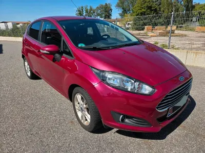 Gebraucht Ford Fiesta SYNC Edition 101 PS (74 kW) 2015 Rot Kleinwagen