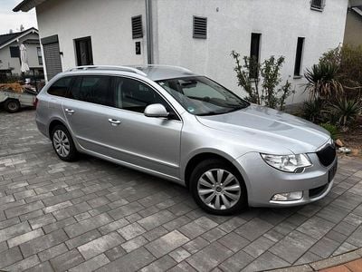 Gebraucht Skoda Superb Elegance 170 PS (125 kW) 2011 Silber Kombi