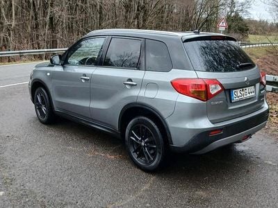 Gebraucht Suzuki Vitara 120 PS (88 kW) 2017 Grau SUV