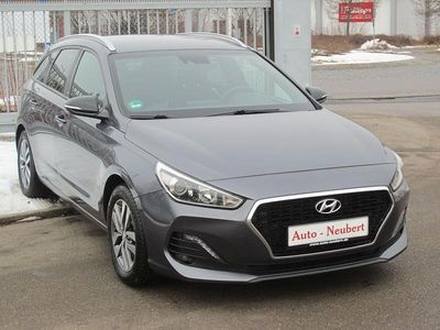 Gebraucht Hyundai i30 Select 120 PS (88 kW) 2019 Grau (metallic) Kombi