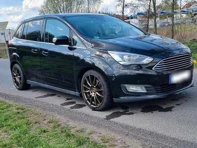 Second-hand Ford Grand C-Max Titanium 150 CP (110 kW) 2015 Negru Monovolum