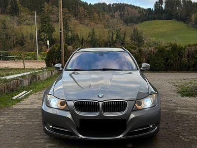 Gebraucht BMW 320 184 PS (135 kW) 2010 Grau Kombi