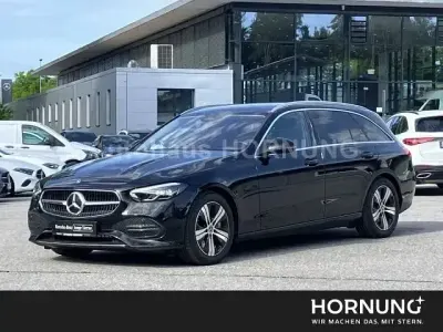 Gebraucht Mercedes C200 Avantgarde 204 PS (150 kW) 2023 Obsidianschwarz metallic Limousine