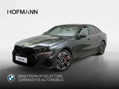 Gebraucht BMW 520 M Sport 197 PS (144 kW) 2025 Sophistograu brillanteffekt me Limousine