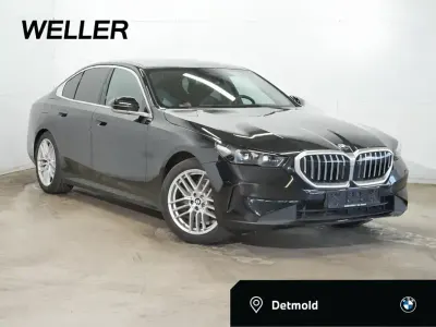 Gebraucht BMW 520 Sport Line 197 PS (144 kW) 2025 Schwarz Limousine