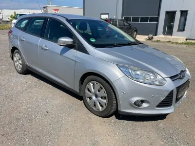 Gebraucht Ford Focus Trend 116 PS (85 kW) 2013 Silber Limousine