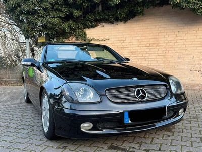 Second-hand Mercedes SLK230 197 CP (144 kW) 2001 Negru Cabrio