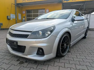Gebraucht Opel Astra GTC 200 PS (147 kW) 2005 Silber Coupé