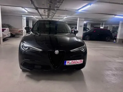 Gebraucht Alfa Romeo Stelvio Lusso 190 PS (139 kW) 2019 Schwarz SUV
