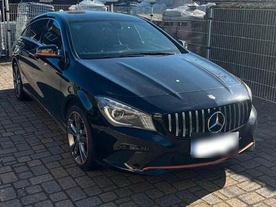 Gebraucht Mercedes CLA180 Shooting Brake 125 PS (91 kW) 2015 Schwarz Kombi