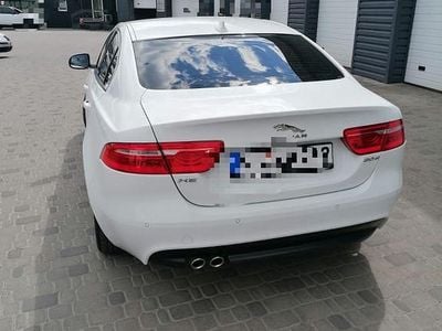 Gebraucht Jaguar XE Prestige 163 PS (119 kW) 2016 Weiß Limousine
