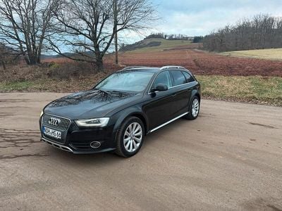 Schwarz Gebraucht 2015 Audi A4 Allroad Kombi | 10.900 €