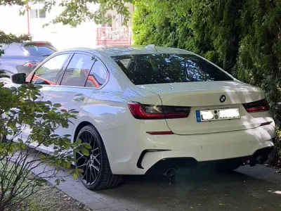 Gebraucht BMW 320 190 PS (139 kW) 2019 Weiß Limousine