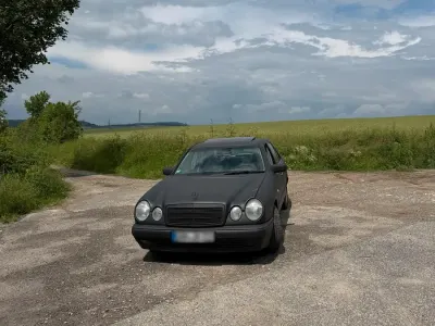 Gebraucht Mercedes 240 170 PS (125 kW) 1998 Schwarz Limousine